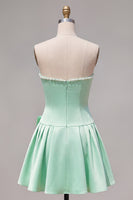 Laden Sie das Bild in den Galerie-Viewer, Mint strapless Pearls A-Line Homecoming-Kleid mit Schleife
