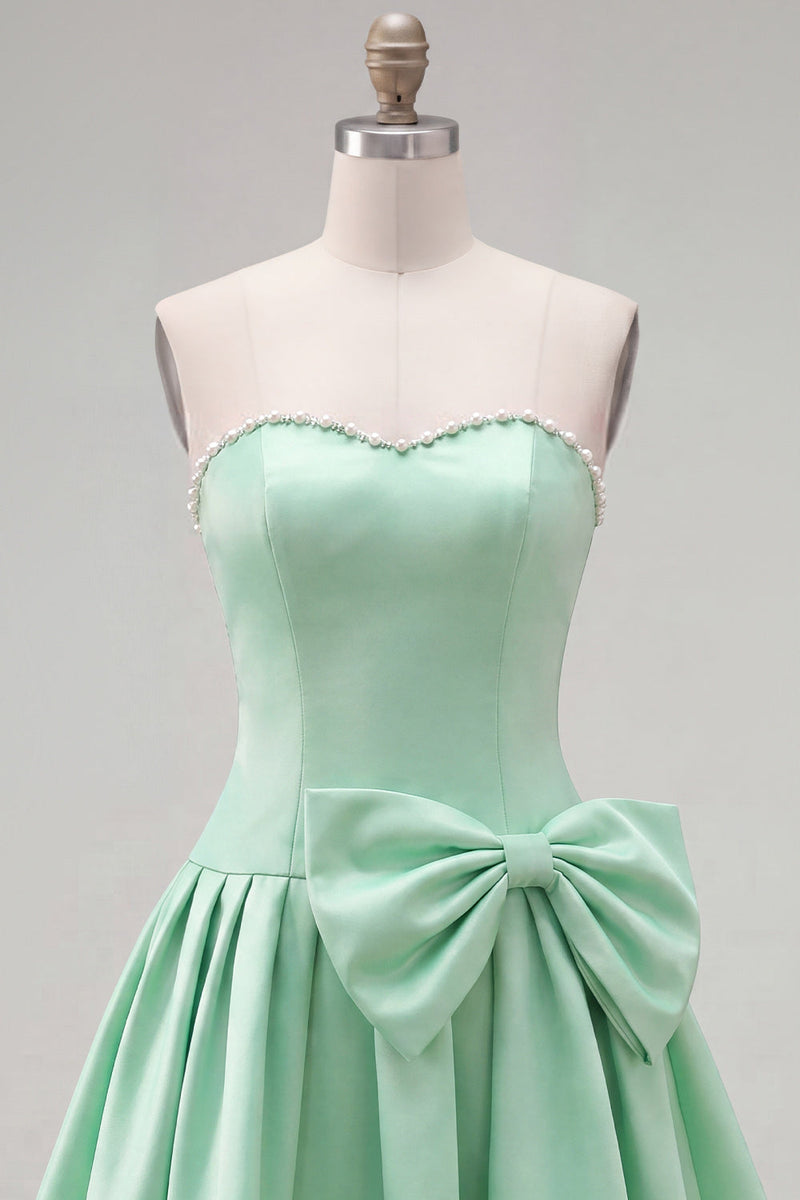 Laden Sie das Bild in den Galerie-Viewer, Mint strapless Pearls A-Line Homecoming-Kleid mit Schleife