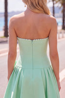 Laden Sie das Bild in den Galerie-Viewer, Mint strapless Pearls A-Line Homecoming-Kleid mit Schleife