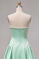 Laden Sie das Bild in den Galerie-Viewer, Mint strapless Pearls A-Line Homecoming-Kleid mit Schleife