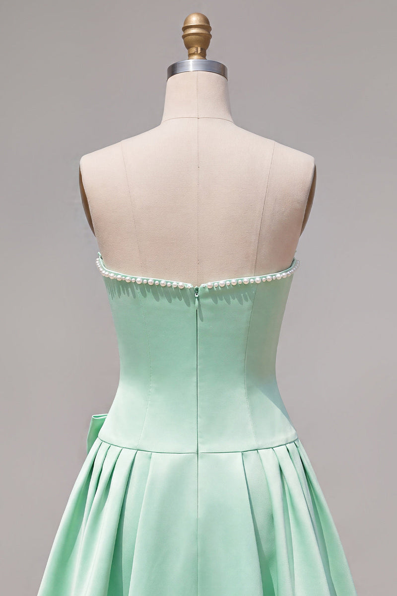 Laden Sie das Bild in den Galerie-Viewer, Mint strapless Pearls A-Line Homecoming-Kleid mit Schleife