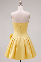 Laden Sie das Bild in den Galerie-Viewer, Mint strapless Pearls A-Line Homecoming-Kleid mit Schleife