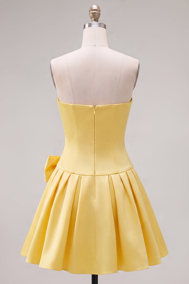 Laden Sie das Bild in den Galerie-Viewer, Mint strapless Pearls A-Line Homecoming-Kleid mit Schleife