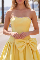 Laden Sie das Bild in den Galerie-Viewer, Mint strapless Pearls A-Line Homecoming-Kleid mit Schleife