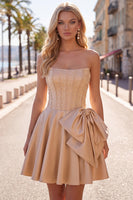 Laden Sie das Bild in den Galerie-Viewer, Gelbes Sweetheart A-Linie Pearls Korsett Kurzes Abendkleid mit Schleife