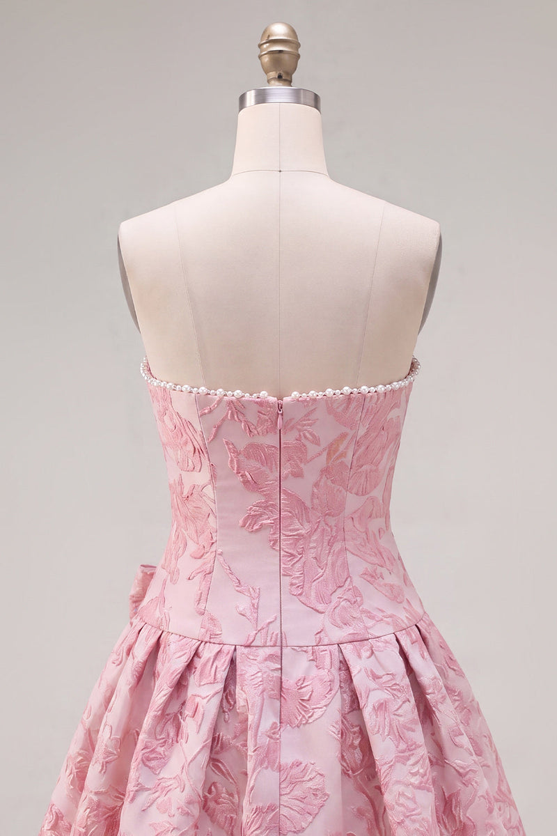 Laden Sie das Bild in den Galerie-Viewer, Trägerloses lila A-Line Pearls Jacquard Homecoming-Kleid mit Schleife