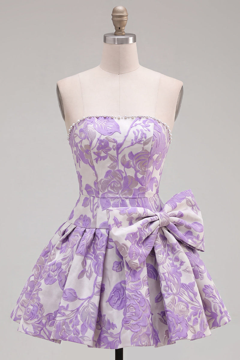 Laden Sie das Bild in den Galerie-Viewer, Trägerloses lila A-Line Pearls Jacquard Homecoming-Kleid mit Schleife