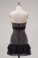 Laden Sie das Bild in den Galerie-Viewer, Schwarzes, trägerloses Bodycon-Perlen-Rüschen-Homecoming-Kleid mit Schleife