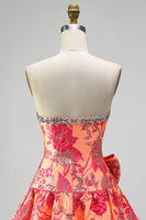 Laden Sie das Bild in den Galerie-Viewer, Orange Jacquard A-Linie Trägerloses Rhstone Rüschen Kurzes Abendkleid mit Schleife