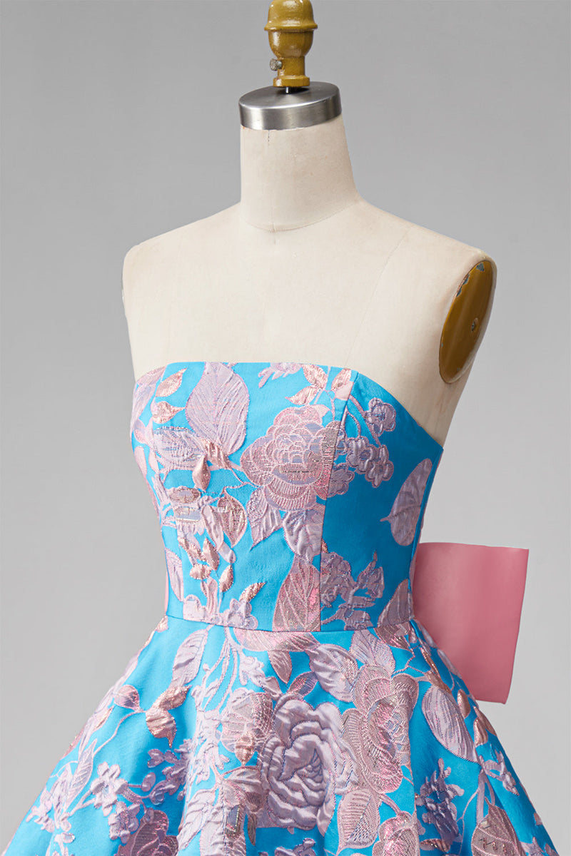Laden Sie das Bild in den Galerie-Viewer, Blaues Jacquard A-Line trägerloses kurzes Homecoming-Kleid mit Schleife