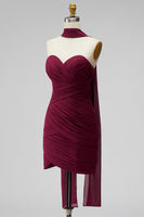 Laden Sie das Bild in den Galerie-Viewer, Burgunderrotes, gerafftes, trägerloses, bodycon Chiffon Kurzes Homecoming-Kleid mit drapiertem Halsband