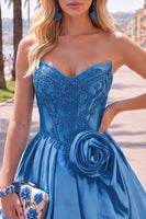 Laden Sie das Bild in den Galerie-Viewer, A-Linie Dunkelblaues Trägerloses Korsett Strass Kurzes Abendkleid und 3D-Blume