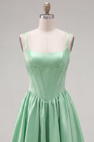 Laden Sie das Bild in den Galerie-Viewer, A-Linie fuchsiafarbenes, quadrathalsiges Korsett-Satin-Homecoming-Kleid