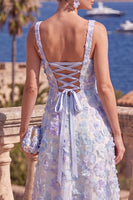 Laden Sie das Bild in den Galerie-Viewer, Grünes A-Linien-Quadrathals-Midi-Blumenkleid mit Perlenausschnitt und Spitze hinten