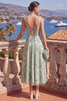 Laden Sie das Bild in den Galerie-Viewer, Grünes A-Linien-Quadrathals-Midi-Blumenkleid mit Perlenausschnitt und Spitze hinten