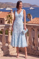 Laden Sie das Bild in den Galerie-Viewer, A-Linie blaues V-Ausschnitt Midi-Blumenkleid mit Perlen