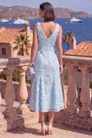 Laden Sie das Bild in den Galerie-Viewer, A-Linie blaues V-Ausschnitt Midi-Blumenkleid mit Perlen