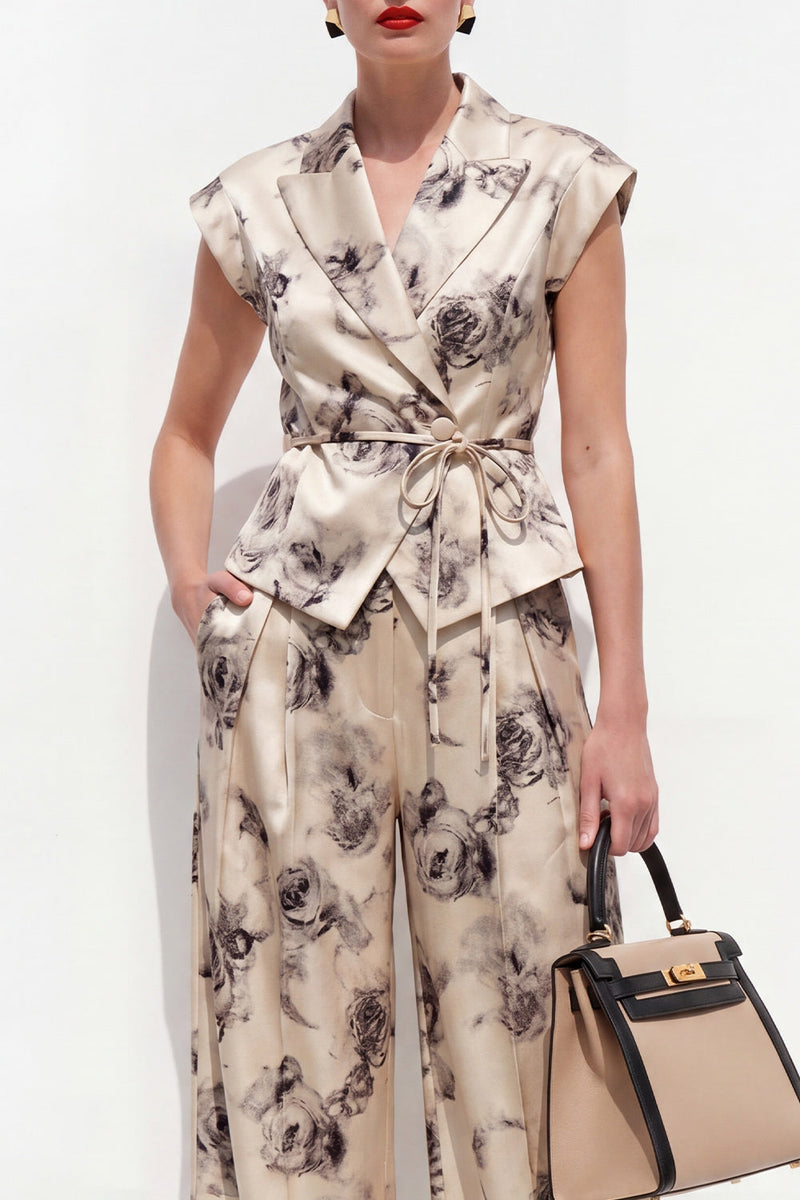 Laden Sie das Bild in den Galerie-Viewer, Champagne Black Flower Peak Revers 2-teilige Satin-Einknopf-Damenanzüge mit Gürtel