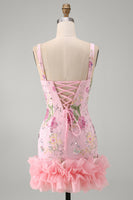 Laden Sie das Bild in den Galerie-Viewer, Rosa Quadrat-Ausschnitt Bodycon Blumen Pailletten Kurzes Abendkleid mit Rüschen