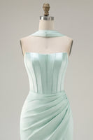 Laden Sie das Bild in den Galerie-Viewer, Mint trägerloses, korsettfarbenes Korsett-Homecoming-Kleid mit Schlitz