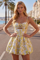 Laden Sie das Bild in den Galerie-Viewer, Gelbes A-Line Spaghetti-Träger Blumen-Homecoming-Kleid
