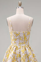 Laden Sie das Bild in den Galerie-Viewer, Gelbes A-Line Spaghetti-Träger Blumen-Homecoming-Kleid