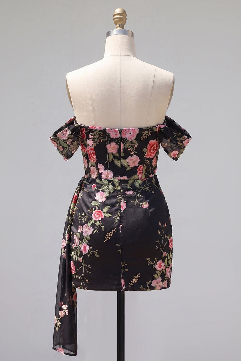 Laden Sie das Bild in den Galerie-Viewer, Schwarzes Off-the-Shoulder Bodycon Blumen-Homecoming-Kleid mit Schärpe