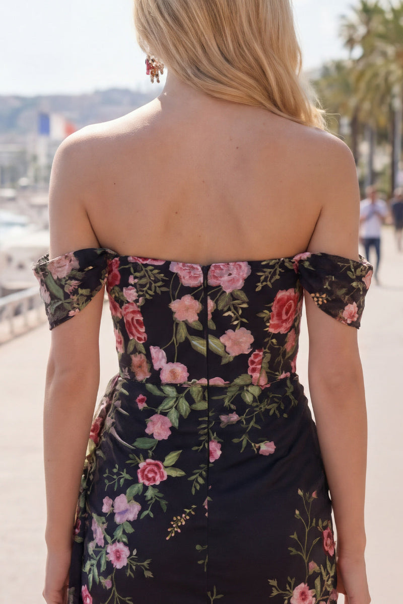 Laden Sie das Bild in den Galerie-Viewer, Schwarzes Off-the-Shoulder Bodycon Blumen-Homecoming-Kleid mit Schärpe