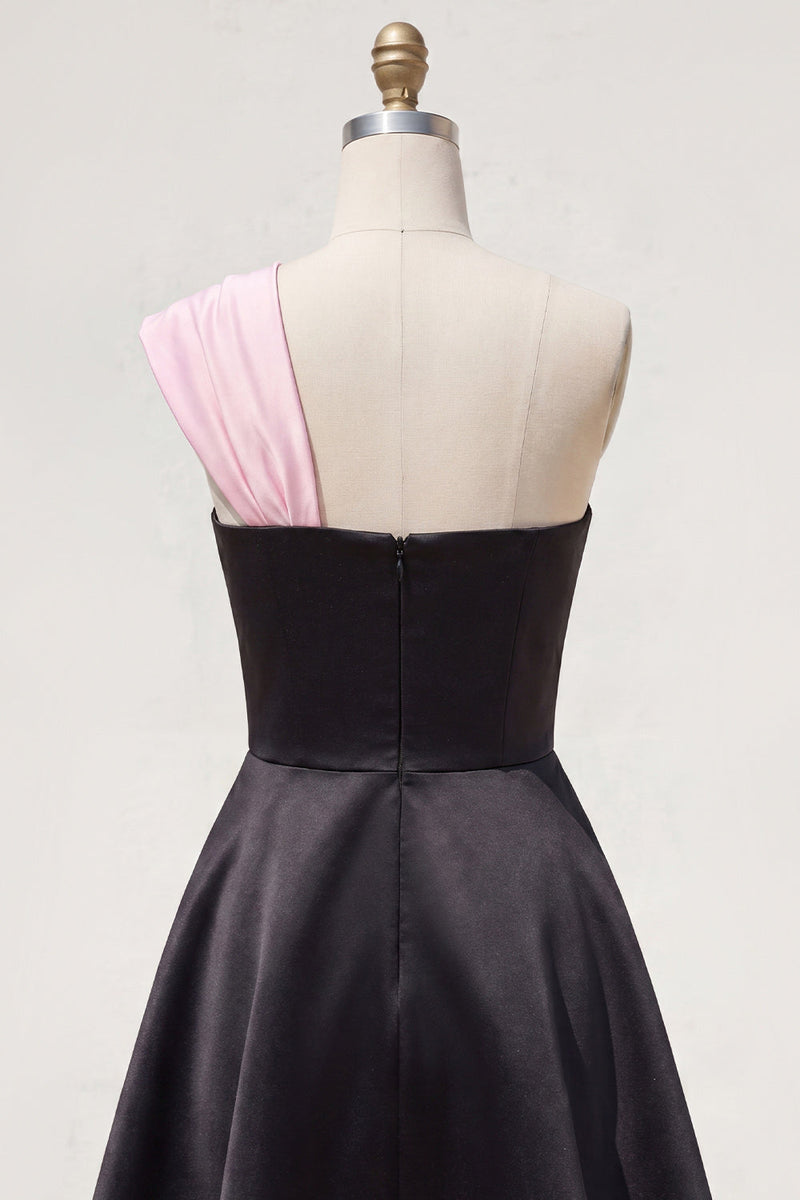Laden Sie das Bild in den Galerie-Viewer, Schwarzes, pinkes A-Linien-Kurzhaus-Homecoming-Kleid mit einer Schulter und 3D-Blume