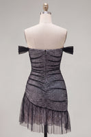 Laden Sie das Bild in den Galerie-Viewer, Off-the-shoulder schwarzer Tüll-Bodycon Asymmetrisches Homecoming-Kleid mit Rüschen