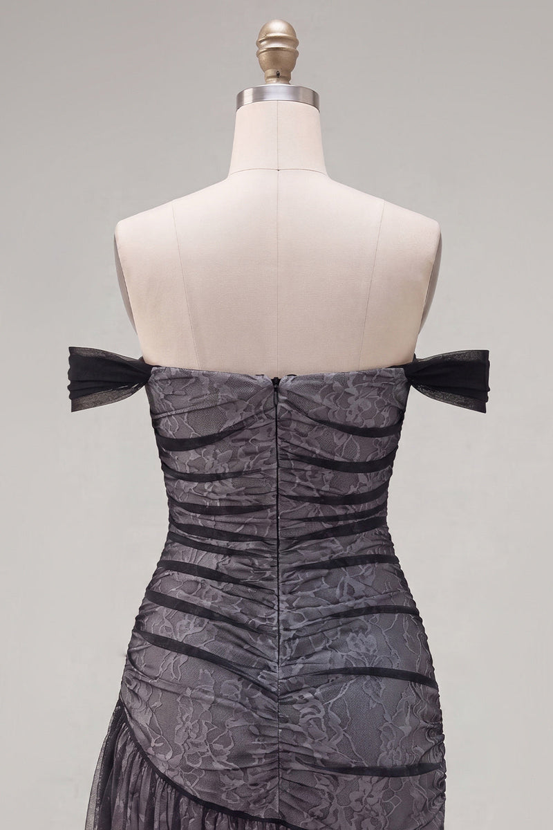 Laden Sie das Bild in den Galerie-Viewer, Off-the-shoulder schwarzer Tüll-Bodycon Asymmetrisches Homecoming-Kleid mit Rüschen