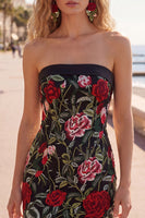 Laden Sie das Bild in den Galerie-Viewer, Trägerloses, rotes, rosenbesticktes schwarzes bodycon Homecoming-Kleid