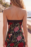Laden Sie das Bild in den Galerie-Viewer, Trägerloses, rotes, rosenbesticktes schwarzes bodycon Homecoming-Kleid