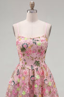 Laden Sie das Bild in den Galerie-Viewer, Rosa A-Line Spaghetti-Träger mit Schnürung hinten Blumen-Homecoming-Kleid mit Stickerei