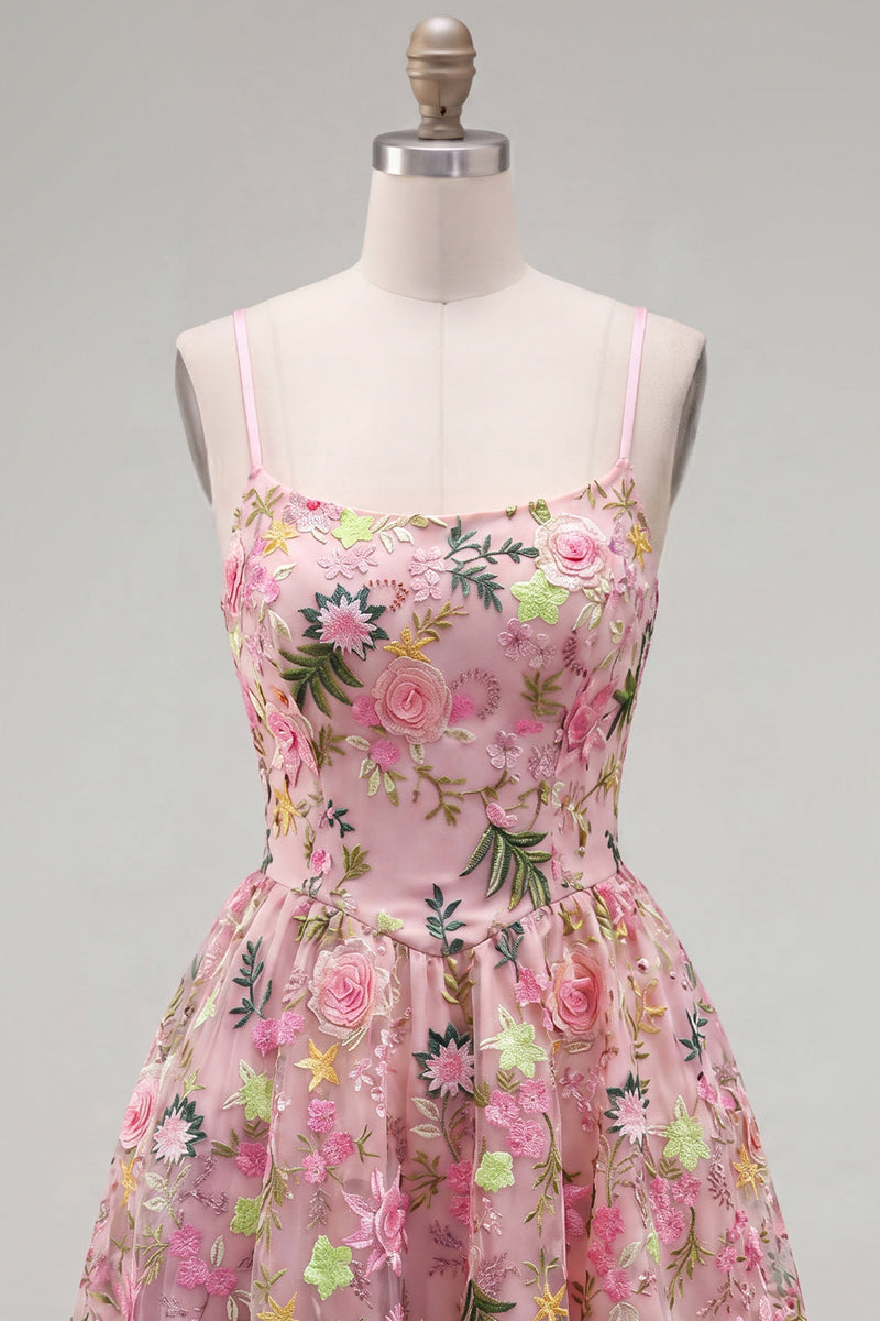 Laden Sie das Bild in den Galerie-Viewer, Rosa A-Line Spaghetti-Träger mit Schnürung hinten Blumen-Homecoming-Kleid mit Stickerei