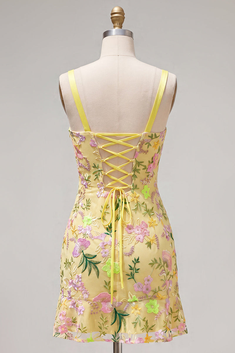 Laden Sie das Bild in den Galerie-Viewer, Gelbes Bodycon-Kleid mit Blumen und Rüschen und Homecoming-Kleid mit Spitze hinten
