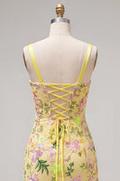 Laden Sie das Bild in den Galerie-Viewer, Gelbes Bodycon-Kleid mit Blumen und Rüschen und Homecoming-Kleid mit Spitze hinten