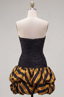 Laden Sie das Bild in den Galerie-Viewer, Schwarzes goldenes Bodycon Sweetheart Homecoming-Kleid mit Rüschen