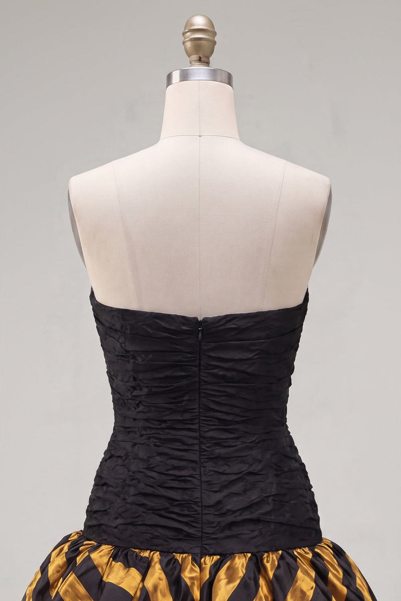 Laden Sie das Bild in den Galerie-Viewer, Schwarzes goldenes Bodycon Sweetheart Homecoming-Kleid mit Rüschen
