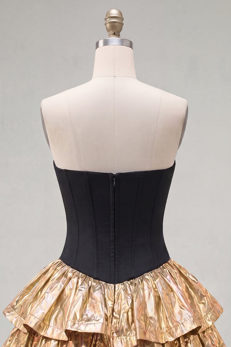 Laden Sie das Bild in den Galerie-Viewer, A-Line Schwarzes goldgestuftes Sweetheart-Korsett-Homecoming-Kleid mit Schleife