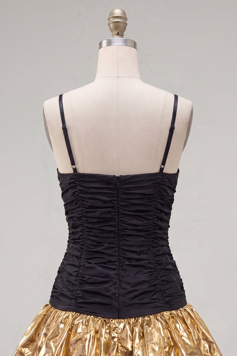 Laden Sie das Bild in den Galerie-Viewer, Schwarzes goldenes A-Line-Heimkehrkleid mit Staffelträgern und Schleife