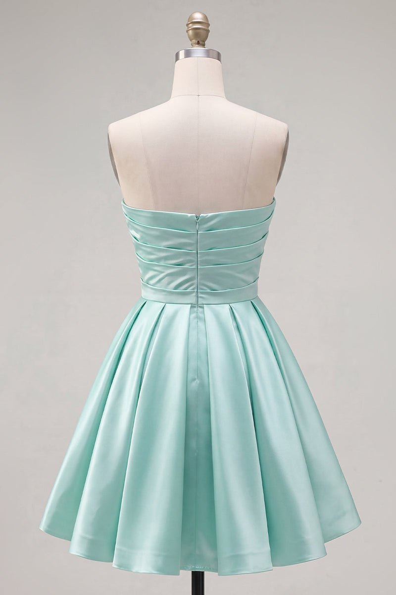 Laden Sie das Bild in den Galerie-Viewer, Mint A-Linie Trägerloses Satin-Homecoming-Kleid mit Falten