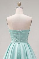 Laden Sie das Bild in den Galerie-Viewer, Mint A-Linie Trägerloses Satin-Homecoming-Kleid mit Falten