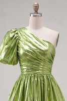 Laden Sie das Bild in den Galerie-Viewer, Grünes A-Linie-Single-Shoulder-Metallic Homecoming-Kleid mit Falten
