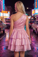 Laden Sie das Bild in den Galerie-Viewer, Rosa A-Linien ein-schulter-gestuftes, gerafftes Chiffon-Homecoming-Kleid mit Perlen