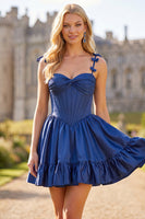 Laden Sie das Bild in den Galerie-Viewer, A-Line Navy Korsett-Spaghettiträger Homecoming-Kleid mit Rüschen