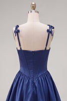Laden Sie das Bild in den Galerie-Viewer, A-Line Navy Korsett-Spaghettiträger Homecoming-Kleid mit Rüschen