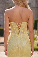 Laden Sie das Bild in den Galerie-Viewer, Glitzerndes gelbes Bodycon-Trägerloses Korsett mit Schnürung hinten und Pailletten Homecoming-Kleid mit Perlen