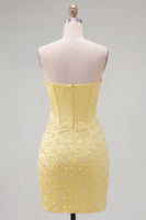 Laden Sie das Bild in den Galerie-Viewer, Trägerloses, gelbes Korsett, Perlmutt-Bodycon-Homecoming-Kleid