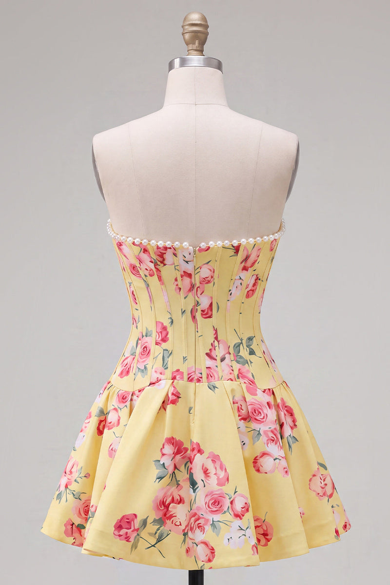 Laden Sie das Bild in den Galerie-Viewer, Trägerloses, gelbes Perlmutt-A-Line-Korsett, Blumen-Homecoming-Kleid